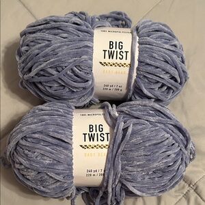 Big twist baby Bear wisteria yarn 2 skeins